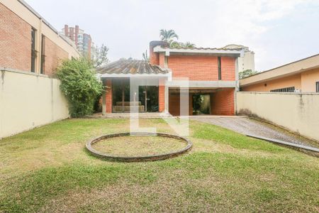 Casa à venda com 300m², 3 quartos e 3 vagas Casa à venda com 300m², 3 quartos e 3 vagasQuintal