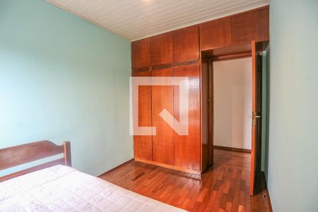 Casa à venda com 300m², 3 quartos e 3 vagas Casa à venda com 300m², 3 quartos e 3 vagasQuarto 1