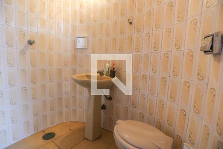 Casa à venda com 300m², 3 quartos e 3 vagas Casa à venda com 300m², 3 quartos e 3 vagasBanheiro 2