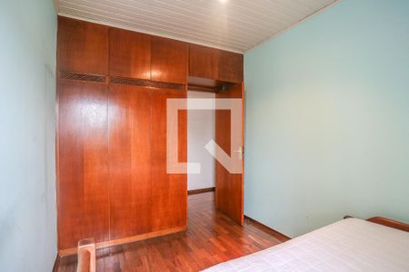 Casa à venda com 300m², 3 quartos e 3 vagas Casa à venda com 300m², 3 quartos e 3 vagasQuarto 1