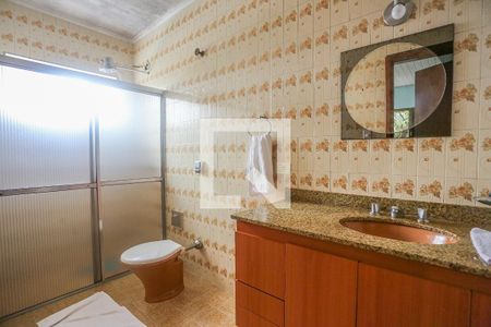 Casa à venda com 300m², 3 quartos e 3 vagas Casa à venda com 300m², 3 quartos e 3 vagasBanheiro Suite 2