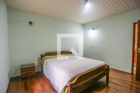 Casa à venda com 300m², 3 quartos e 3 vagas Casa à venda com 300m², 3 quartos e 3 vagasSuite 2