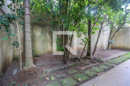 Casa à venda com 300m², 3 quartos e 3 vagas Casa à venda com 300m², 3 quartos e 3 vagasQuintal