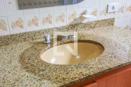 Casa à venda com 300m², 3 quartos e 3 vagas Casa à venda com 300m², 3 quartos e 3 vagasBanheiro 1