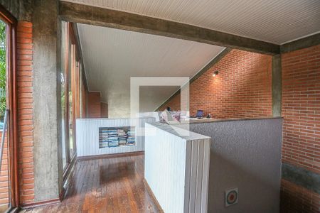 Casa à venda com 300m², 3 quartos e 3 vagas Casa à venda com 300m², 3 quartos e 3 vagasMezzanino