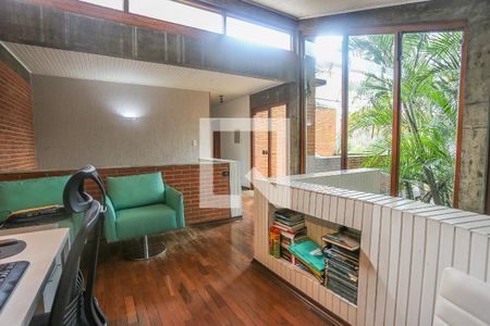 Casa à venda com 300m², 3 quartos e 3 vagas Casa à venda com 300m², 3 quartos e 3 vagasMezzanino