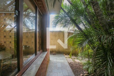 Casa à venda com 300m², 3 quartos e 3 vagas Casa à venda com 300m², 3 quartos e 3 vagasCorredor