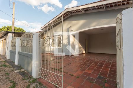 Casa à venda com 155m², 3 quartos e 5 vagas Casa à venda com 155m², 3 quartos e 5 vagasFachada