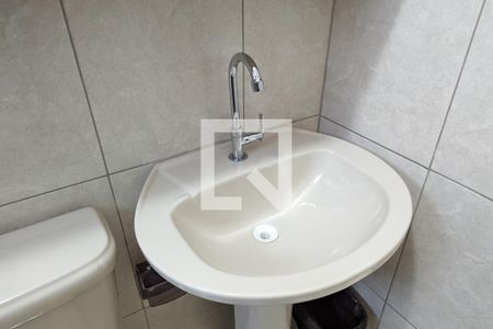 Casa à venda com 150m², 4 quartos e 2 vagas Casa à venda com 150m², 4 quartos e 2 vagasBanheiro da suíte