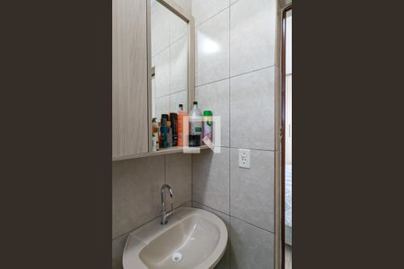 Casa à venda com 150m², 4 quartos e 2 vagas Casa à venda com 150m², 4 quartos e 2 vagasBanheiro da suíte