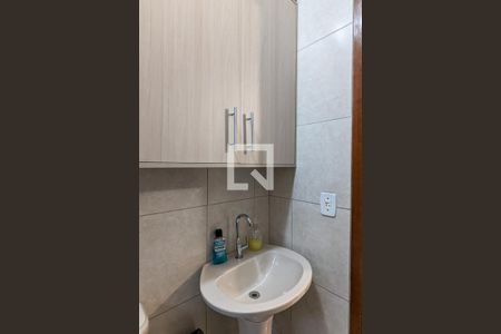 Casa à venda com 150m², 4 quartos e 2 vagas Casa à venda com 150m², 4 quartos e 2 vagasBanheiro