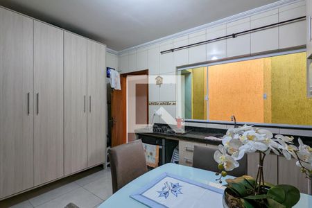 Casa à venda com 150m², 4 quartos e 2 vagas Casa à venda com 150m², 4 quartos e 2 vagasCozinha