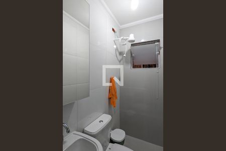 Casa à venda com 150m², 4 quartos e 2 vagas Casa à venda com 150m², 4 quartos e 2 vagasBanheiro da suíte da casa 2