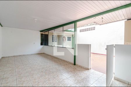 Casa à venda com 126m², 2 quartos e 8 vagas Casa à venda com 126m², 2 quartos e 8 vagasSalão de festas