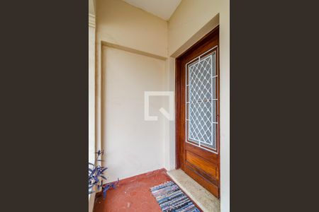 Casa à venda com 126m², 2 quartos e 8 vagas Casa à venda com 126m², 2 quartos e 8 vagasEntrada