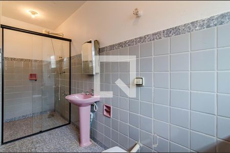 Casa à venda com 126m², 2 quartos e 8 vagas Casa à venda com 126m², 2 quartos e 8 vagasBanheiro edícula