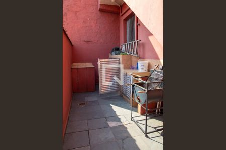 Casa à venda com 267m², 5 quartos e 2 vagas Casa à venda com 267m², 5 quartos e 2 vagasQuintal