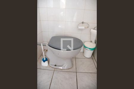 Casa à venda com 267m², 5 quartos e 2 vagas Casa à venda com 267m², 5 quartos e 2 vagasBanheiro de Serviço