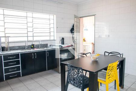 Casa à venda com 267m², 5 quartos e 2 vagas Casa à venda com 267m², 5 quartos e 2 vagasCozinha