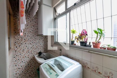 Apartamento à venda com 72m², 3 quartos e 2 vagas Apartamento à venda com 72m², 3 quartos e 2 vagasCozinha e Área de Serviço