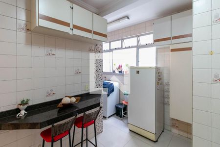 Apartamento à venda com 72m², 3 quartos e 2 vagas Apartamento à venda com 72m², 3 quartos e 2 vagasCozinha e Área de Serviço