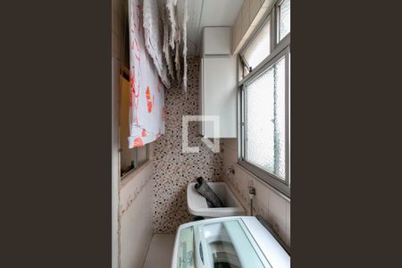 Apartamento à venda com 72m², 3 quartos e 2 vagas Apartamento à venda com 72m², 3 quartos e 2 vagasCozinha e Área de Serviço