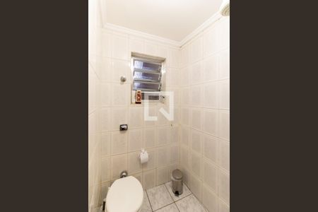 Casa para alugar com 147m², 2 quartos e 4 vagas Casa para alugar com 147m², 2 quartos e 4 vagasBanheiro de Serviço