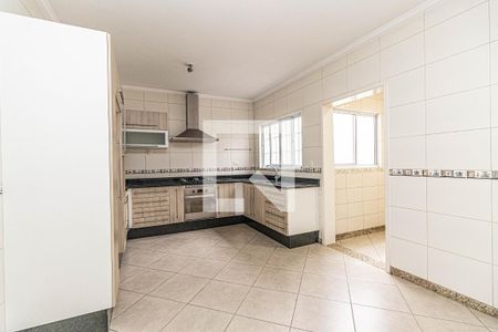Casa à venda com 514m², 6 quartos e 8 vagas Casa à venda com 514m², 6 quartos e 8 vagasCozinha 2