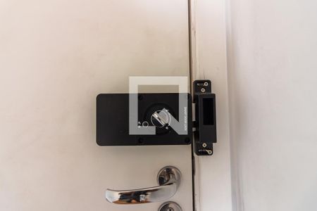 Apartamento à venda com 48m², 2 quartos e 1 vaga Apartamento à venda com 48m², 2 quartos e 1 vagaFechadura eletrônica