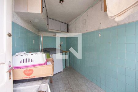 Casa à venda com 240m², 3 quartos e 2 vagasÁrea de Serviço