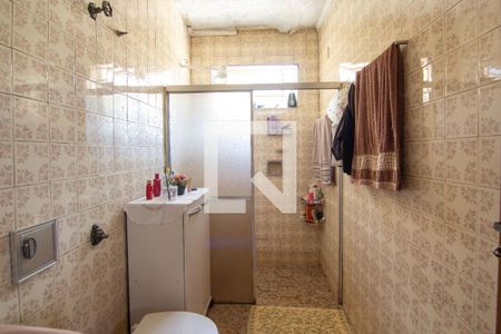 Casa à venda com 240m², 3 quartos e 2 vagasBanheiro