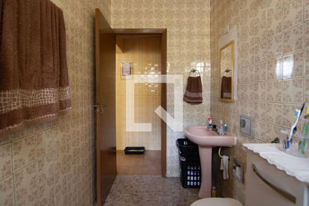 Casa à venda com 240m², 3 quartos e 2 vagasBanheiro