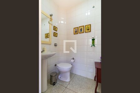 Casa à venda com 289m², 3 quartos e 10 vagasBanheiro de serviço