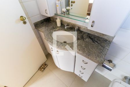 Casa à venda com 289m², 3 quartos e 10 vagasBanheiro da suíte 2