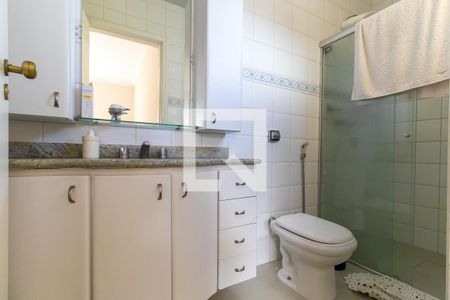 Casa à venda com 289m², 3 quartos e 10 vagasBanheiro da suíte 2