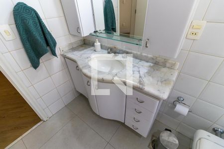 Casa à venda com 289m², 3 quartos e 10 vagasBanheiro da suíte 1