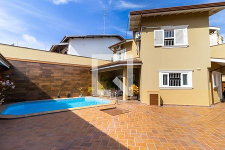Casa à venda com 289m², 3 quartos e 10 vagasQuintal com piscina