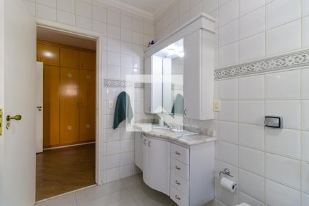 Casa à venda com 289m², 3 quartos e 10 vagasBanheiro da suíte 1