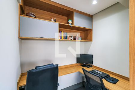 Apartamento à venda com 129m², 3 quartos e 3 vagas Apartamento à venda com 129m², 3 quartos e 3 vagasEscritório