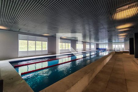 Apartamento à venda com 129m², 3 quartos e 3 vagas Apartamento à venda com 129m², 3 quartos e 3 vagasÁrea Comum - Piscina Coberta