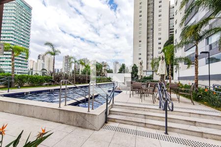 Apartamento à venda com 129m², 3 quartos e 3 vagas Apartamento à venda com 129m², 3 quartos e 3 vagasÁrea Comum - Piscinas