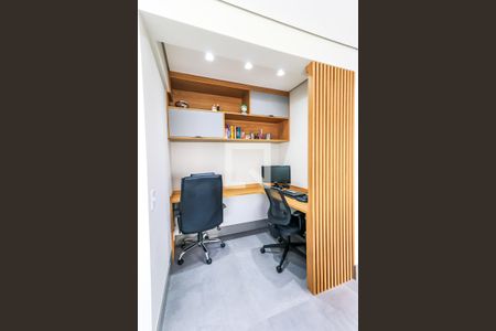 Apartamento à venda com 129m², 3 quartos e 3 vagas Apartamento à venda com 129m², 3 quartos e 3 vagasEscritório