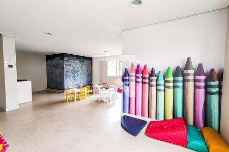 Apartamento à venda com 129m², 3 quartos e 3 vagas Apartamento à venda com 129m², 3 quartos e 3 vagasÁrea Comum - Brinquedoteca