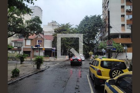 Apartamento à venda com 298m², 4 quartos e 2 vagas Apartamento à venda com 298m², 4 quartos e 2 vagasVista da Rua