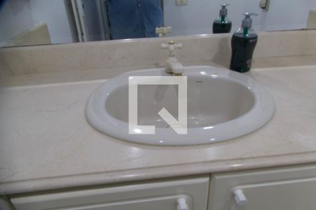 Apartamento à venda com 298m², 4 quartos e 2 vagas Apartamento à venda com 298m², 4 quartos e 2 vagasLavabo