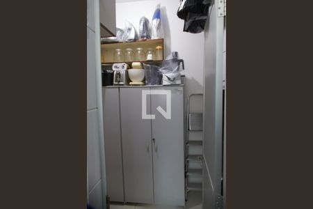 Apartamento à venda com 298m², 4 quartos e 2 vagas Apartamento à venda com 298m², 4 quartos e 2 vagasQuarto serviço