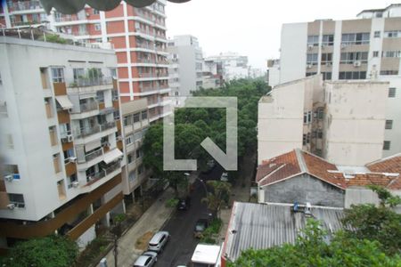 Apartamento à venda com 298m², 4 quartos e 2 vagas Apartamento à venda com 298m², 4 quartos e 2 vagasQuarto 1 vista
