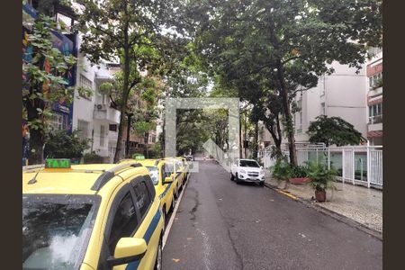 Apartamento à venda com 298m², 4 quartos e 2 vagas Apartamento à venda com 298m², 4 quartos e 2 vagasVista da Rua