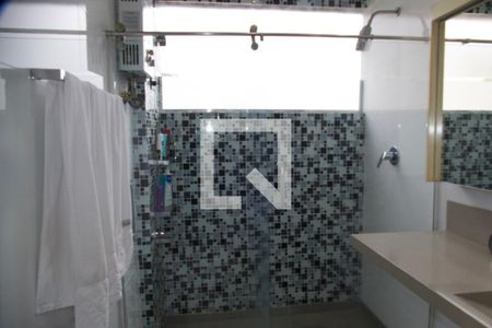 Apartamento à venda com 298m², 4 quartos e 2 vagas Apartamento à venda com 298m², 4 quartos e 2 vagasSuíte banheiro