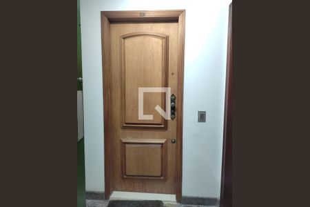 Apartamento à venda com 298m², 4 quartos e 2 vagas Apartamento à venda com 298m², 4 quartos e 2 vagasCorredor externo